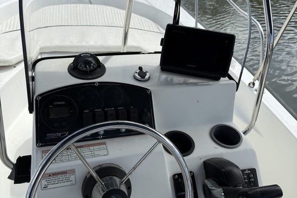 Photo of the 2016 Boston Whaler Montauk 170