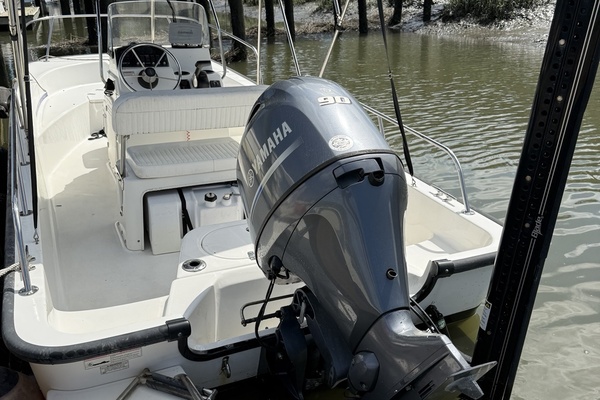 17ft Boston Whaler Yacht For Sale