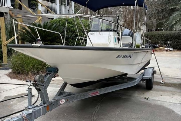 17ft Boston Whaler Yacht For Sale