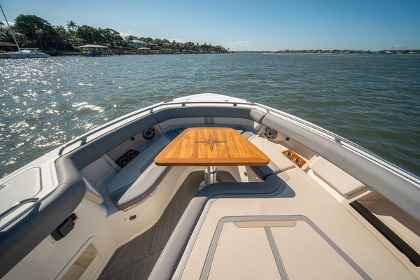 2024 Boston Whaler 38