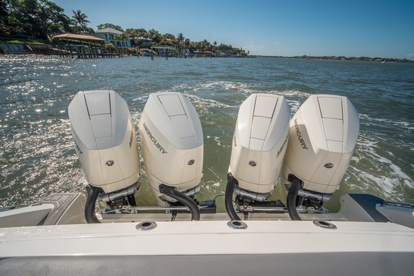 2024 Boston Whaler 38