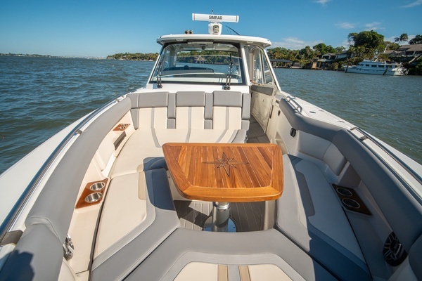 2024 Boston Whaler 38