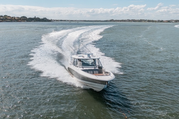 2024 Boston Whaler 38