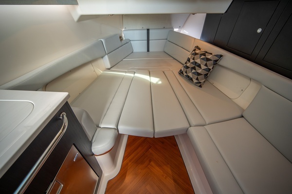 2024 Boston Whaler 38