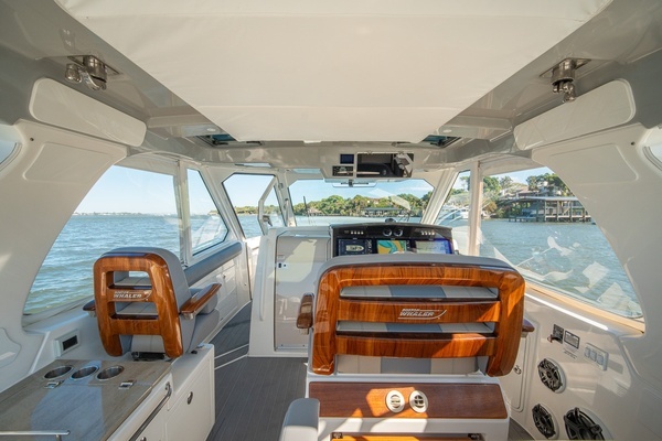 2024 Boston Whaler 38