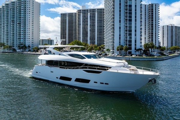 2019 Sunseeker 95