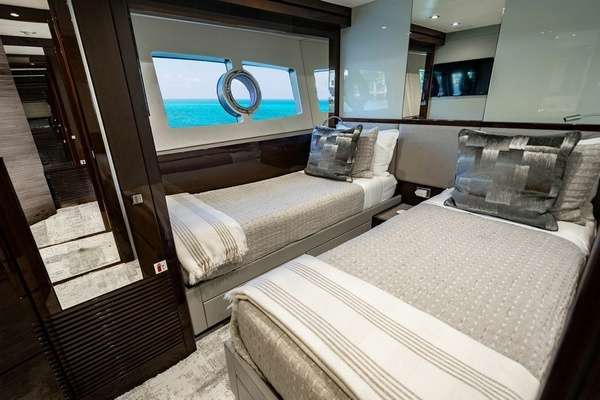 2019 Sunseeker 95