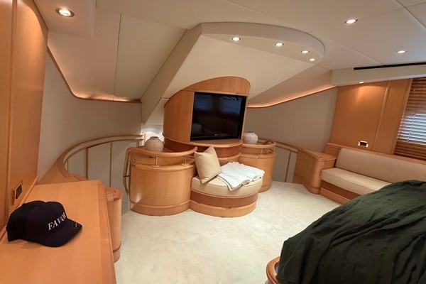 2001 Crescent 127