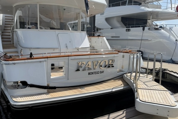 FAVOR 127ft Crescent Yacht For Sale
