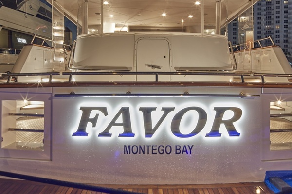 FAVOR 127ft Crescent Yacht For Sale
