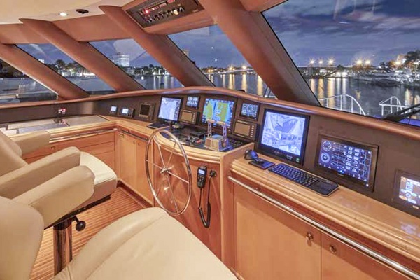 FAVOR 127ft Crescent Yacht For Sale