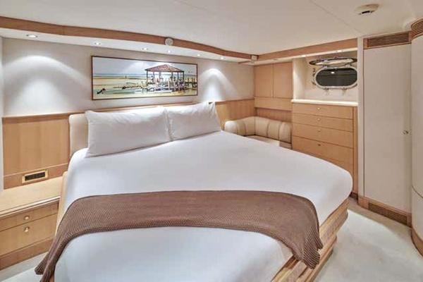 FAVOR 127ft Crescent Yacht For Sale