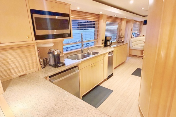 2001 Crescent 127