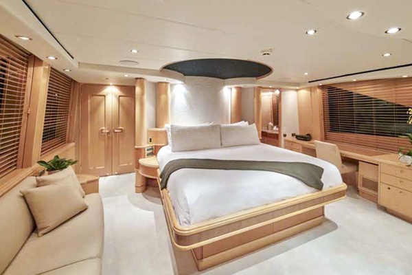 FAVOR 127ft Crescent Yacht For Sale