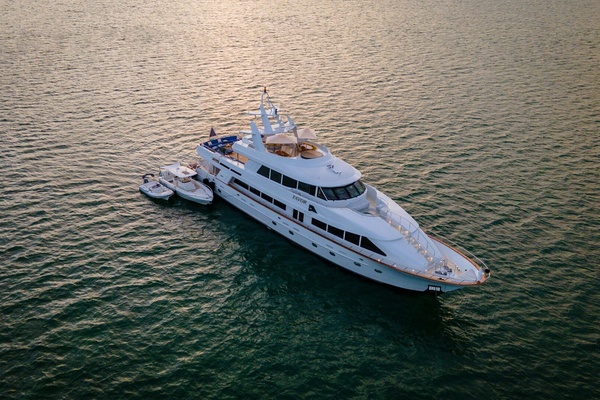 FAVOR 127ft Crescent Yacht For Sale
