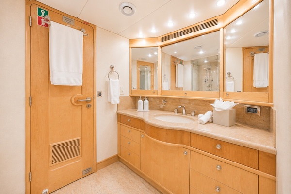 FAVOR 127ft Crescent Yacht For Sale