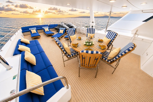 FAVOR 127ft Crescent Yacht For Sale