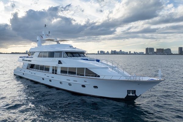 FAVOR 127ft Crescent Yacht For Sale