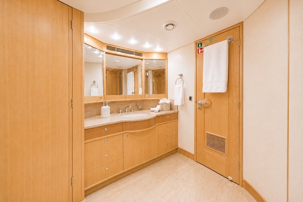 FAVOR 127ft Crescent Yacht For Sale