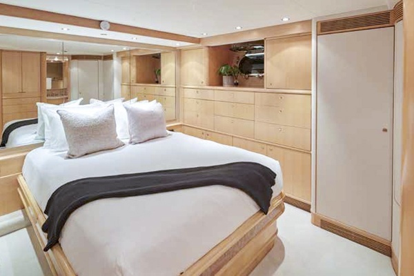 FAVOR 127ft Crescent Yacht For Sale