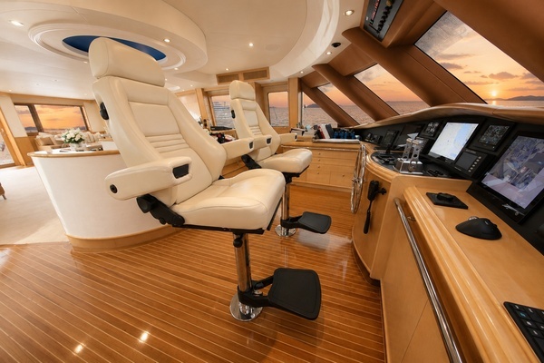 2001 Crescent 127