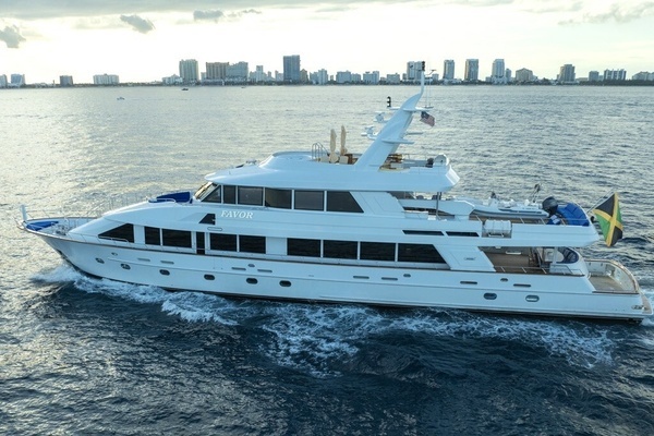 2001 Crescent 127