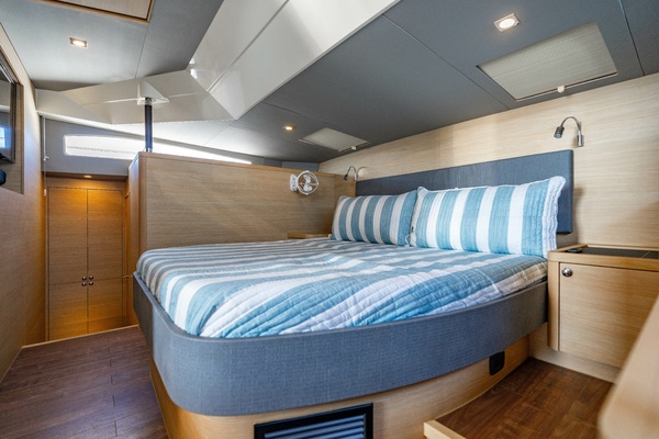 44ft Aquila Yacht For Sale