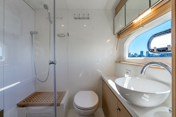 44ft Aquila Yacht For Sale
