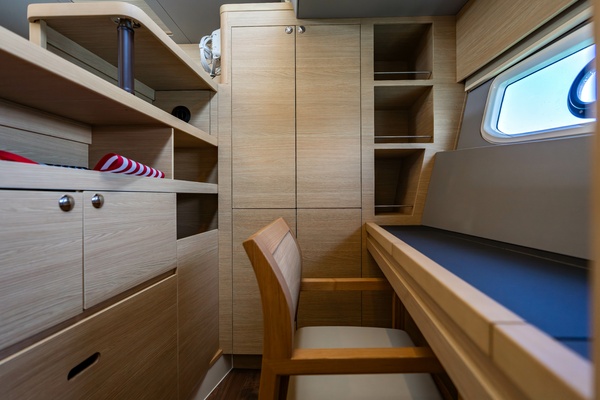 44ft Aquila Yacht For Sale