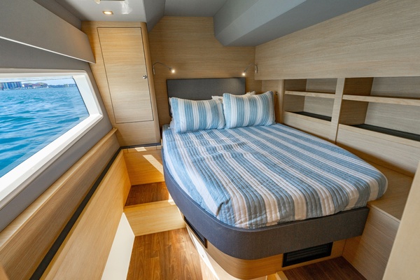 44ft Aquila Yacht For Sale
