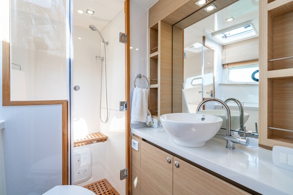 44ft Aquila Yacht For Sale