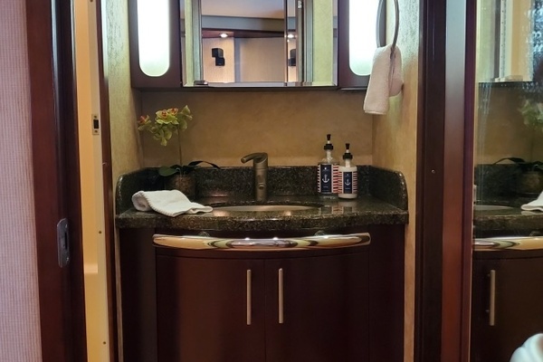 Changing Seas 60ft Sea Ray Yacht For Sale