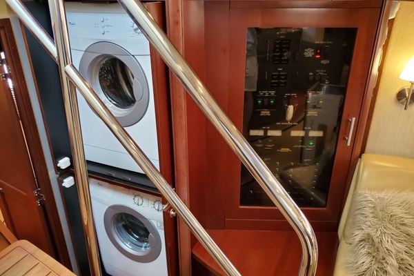 Changing Seas 60ft Sea Ray Yacht For Sale