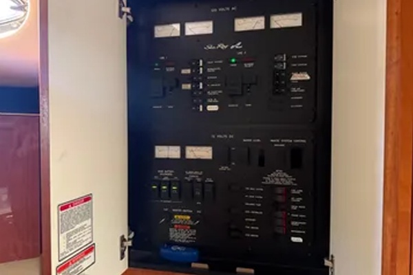 Fox Den 38ft Sea Ray Yacht For Sale