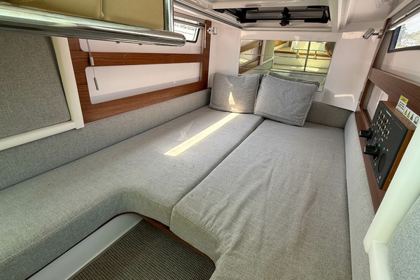 28ft Axopar Yacht For Sale