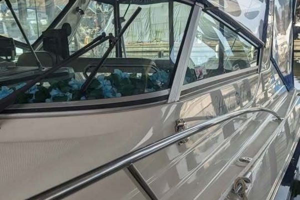 32ft Maxum Yacht For Sale