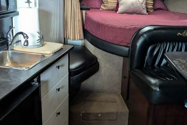 32ft Maxum Yacht For Sale