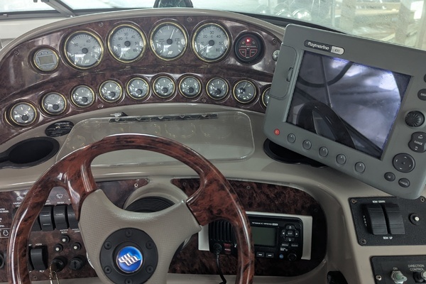 Photo of the 2004 Four Winns Vista 298 "Yasmine III"