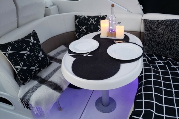 Photo of the 2004 Four Winns Vista 298 "Yasmine III"