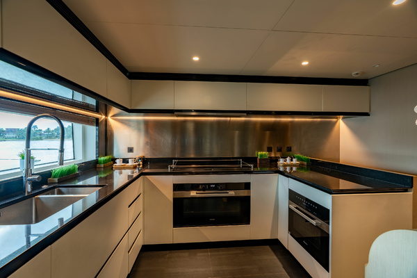 118ft Azimut Yacht For Sale