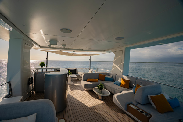 118ft Azimut Yacht For Sale