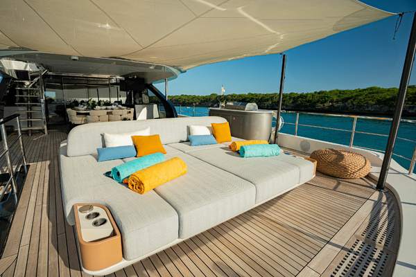 118ft Azimut Yacht For Sale