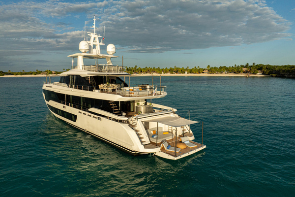 118ft Azimut Yacht For Sale
