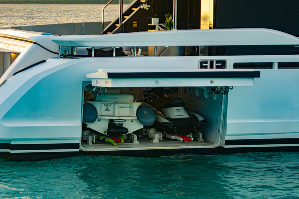 118ft Azimut Yacht For Sale