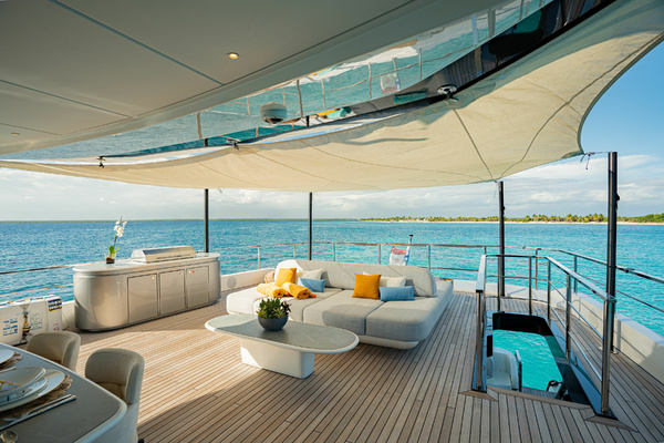 118ft Azimut Yacht For Sale