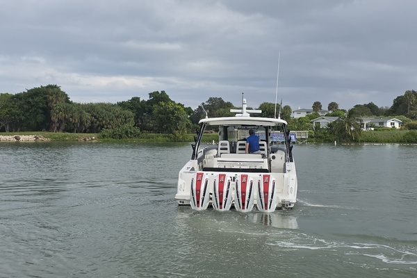 2021 Boston Whaler 420 Outrage BFT- Profile