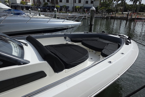 2021 Boston Whaler 420 Outrage BFT-Profile