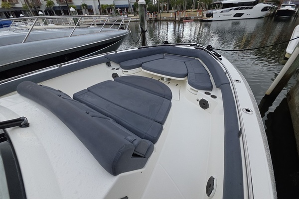 2021 Boston Whaler 42