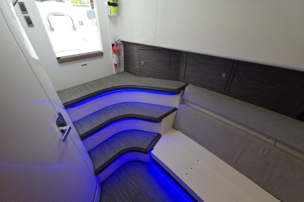 2021 Boston Whaler 42