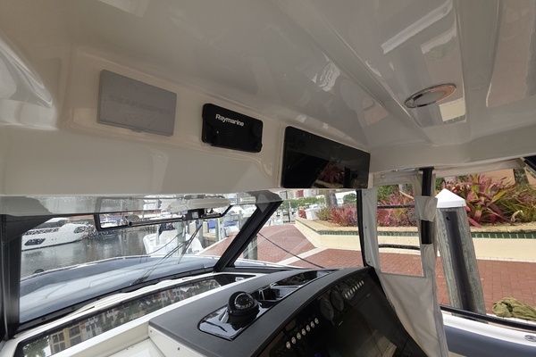 2021 Boston Whaler 42